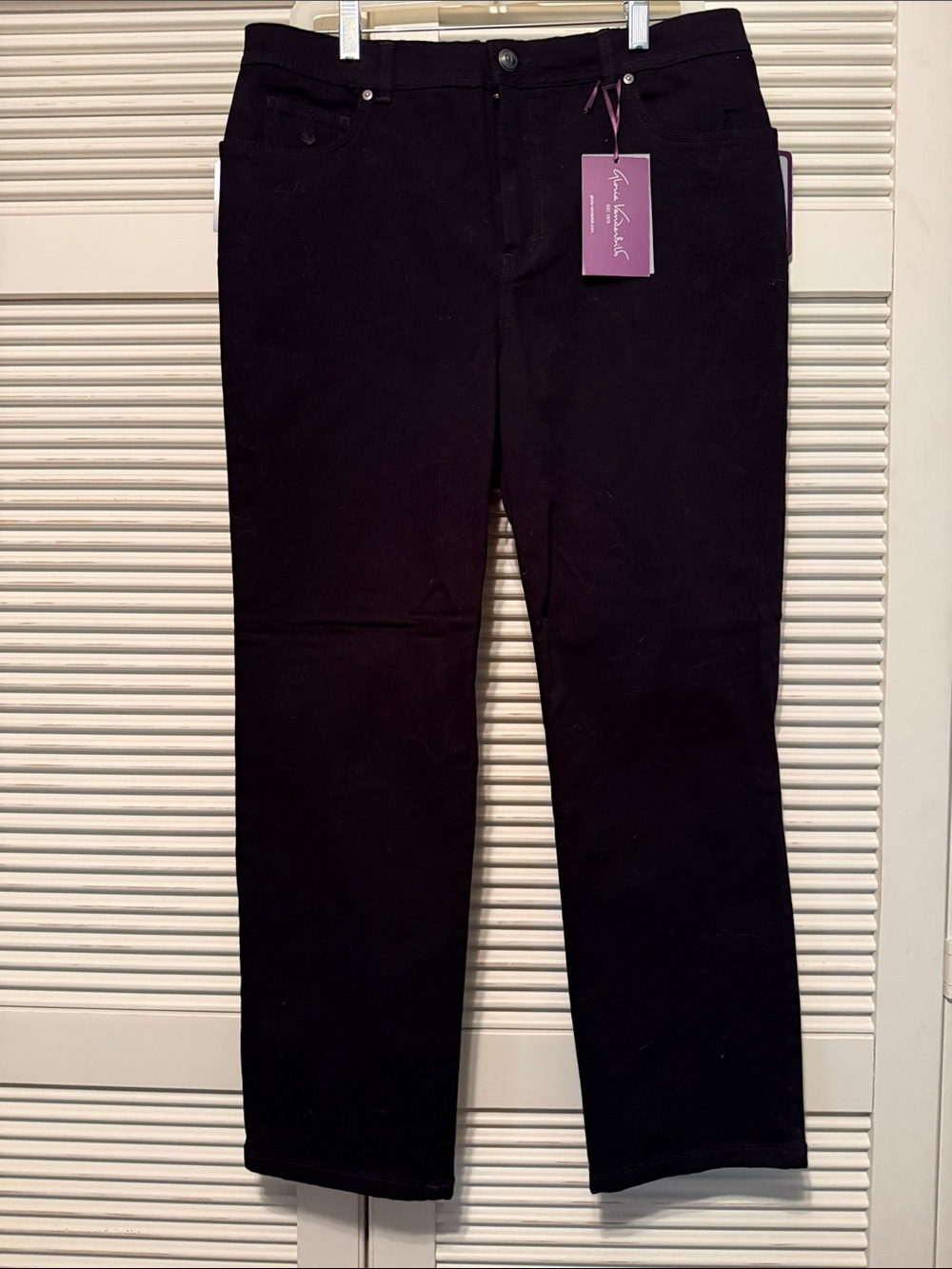 GLORIA VANDERBILT Amanda Classic Fit Black Straight Leg Jeans